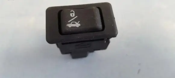 Tailgate opening switch