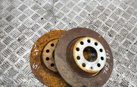 Volkswagen PASSAT B6 Rear brake disc