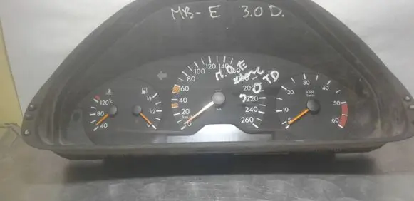 Mercedes-Benz E W210 Speedometer (instrument cluster) 2105409647 110008827003
