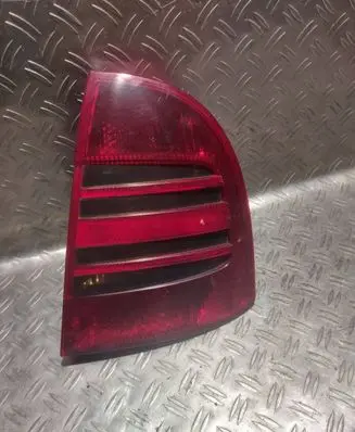 Skoda Superb B5 (3U) Rear/tail lights 3U5945112 3U5945096