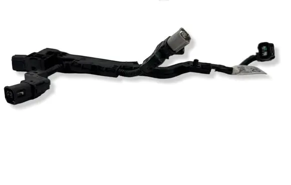 Toyota Yaris XP210 Fuel injector wires 82125K0030A