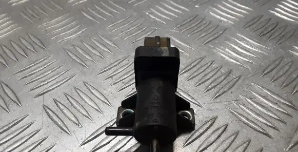 Nissan Navara D23 Vacuum valve 8200762162