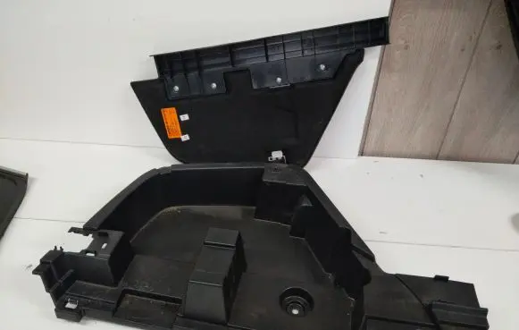 Toyota Avensis T270 Glove box in trunk 6499705030