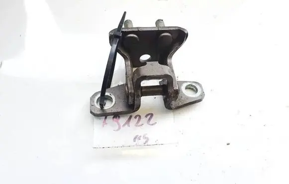 Mitsubishi ASX Rear door lower hinge