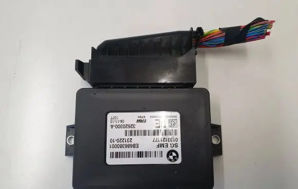 BMW 5 F10 F11 Hand brake control module 6863800 0133121377 23122010