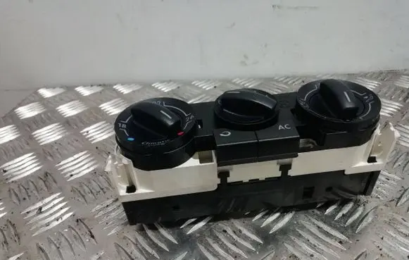 Volkswagen Polo Climate control unit 6Q0820045E