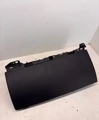 Tesla Model Y Glove box T0529088 108333100A
