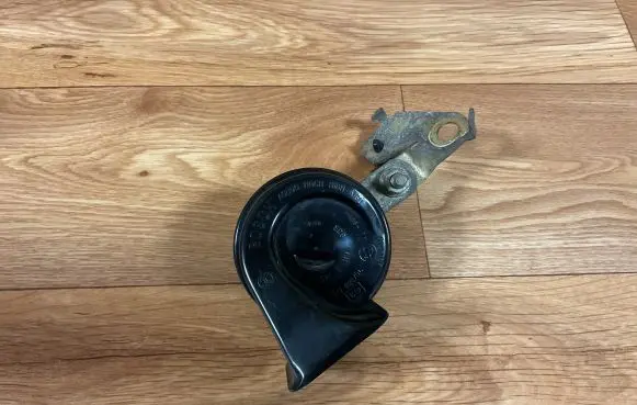 Peugeot 307 Horn signal 703881157