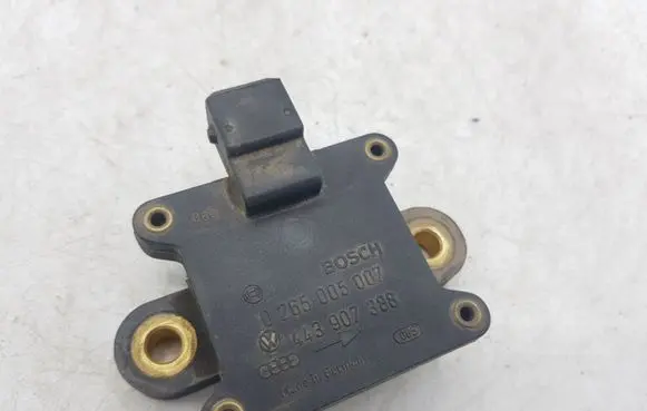 Audi A6 S6 C4 4A ESP acceleration yaw rate sensor 443907388 0265005007