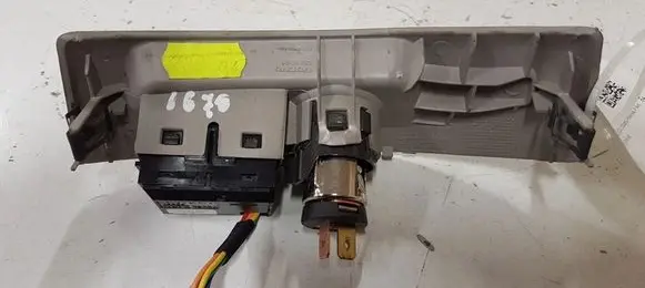 Volvo V50 ESP (stability program) switch 8691530 8686026
