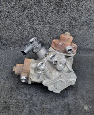 Audi Q7 4M Fuel injection high pressure pump 059130755CG 0445010806 059130755DB
