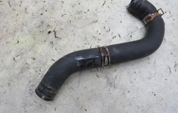 Suzuki SX4 S-Cross Engine coolant pipe/hose