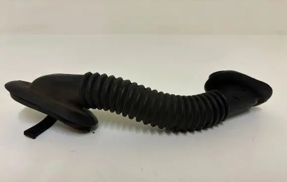 BMW 1 E81 E87 Seal rubber (tailgate) 6919382 61136919382
