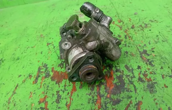 Audi A4 S4 B6 8E 8H Power steering pump