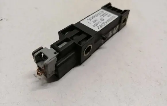 Audi A8 S8 D2 4D Airbag deployment crash/impact sensor 4D0959643C 230399 0230W04GD4F3