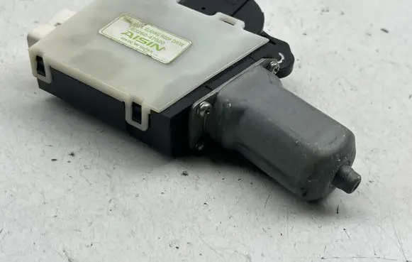 Toyota Prius+ (ZVW40) Sunroof motor/actuator 6326047020