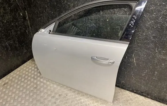 Opel Astra L Front door 