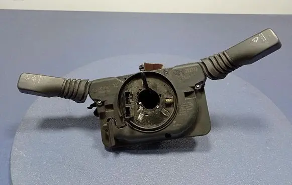 Opel Astra H Other switches/knobs/shifts 13198906XC