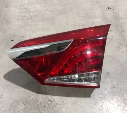 Hyundai i40 Tailgate rear/tail lights 924043Z001