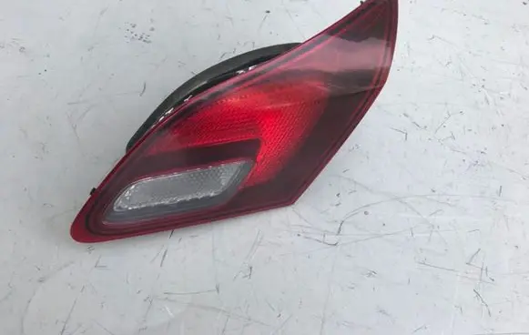 Opel Astra J Tailgate rear/tail lights 1090098