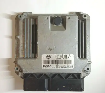 Volkswagen Golf V Engine control unit/module 06F906056L 0261S02015