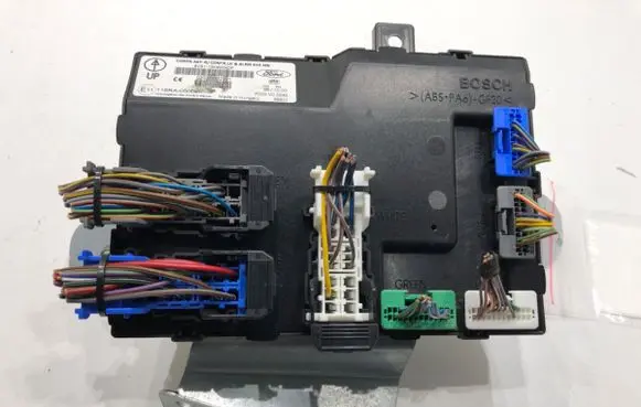 Ford Fiesta Central body control module 8V5115K600CF