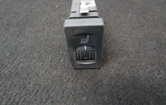Volkswagen PASSAT B5 Seat heating switch 3b0963563d