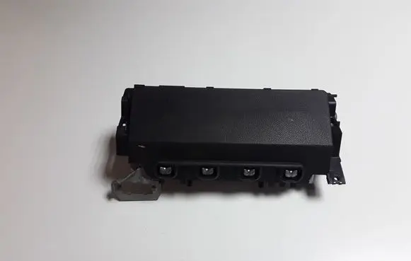 Subaru Forester SK Knee airbag 0589P1000739