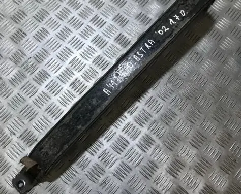 Fuel tank mounting bracket