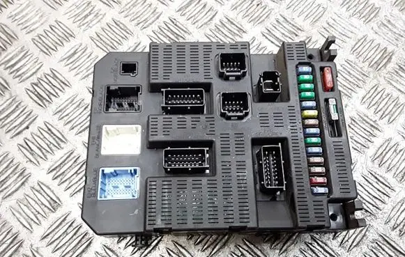 Citroen C3 Fuse module 9659285680