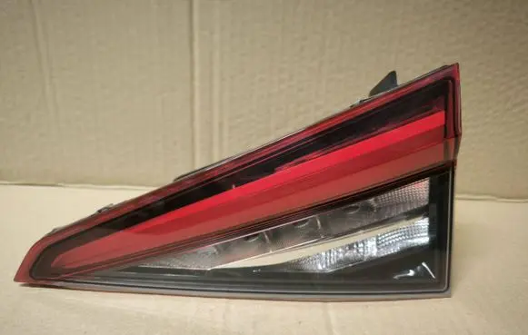 Skoda Kodiaq Tailgate rear/tail lights 565945308B L90117261