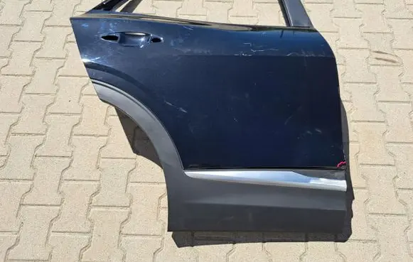 KIA Sportage Rear door