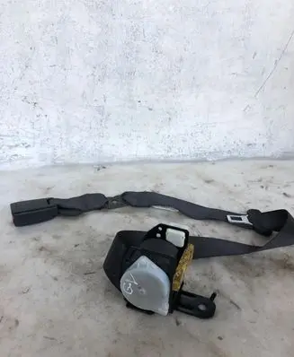 Lexus IS 220D-250-350 Middle seatbelt (rear) 0435027