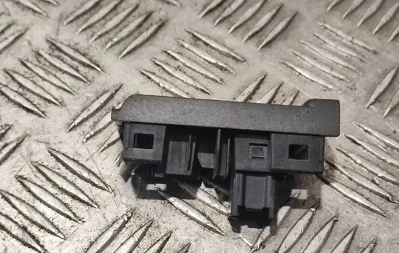 Volvo S60 AUX in-socket connector 30755609