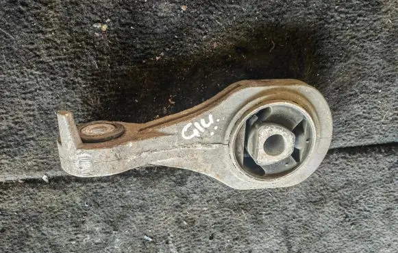 Alfa Romeo Giulietta Engine mount bracket