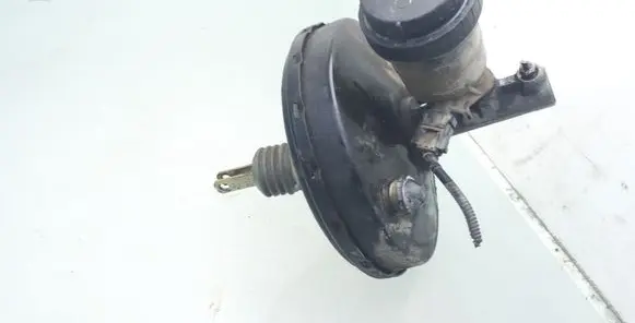 Volvo S40, V40 Brake booster 30857437