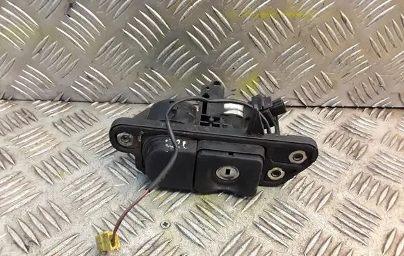 Mercedes-Benz S W220 Tailgate/boot open switch button 