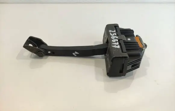 BMW 5 E60 E61 Front door check strap stopper 51217176804CAREWAY