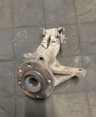 Citroen Xsara Picasso Front wheel hub spindle knuckle