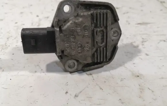 Volkswagen Golf IV Oil level sensor 1J0907660C