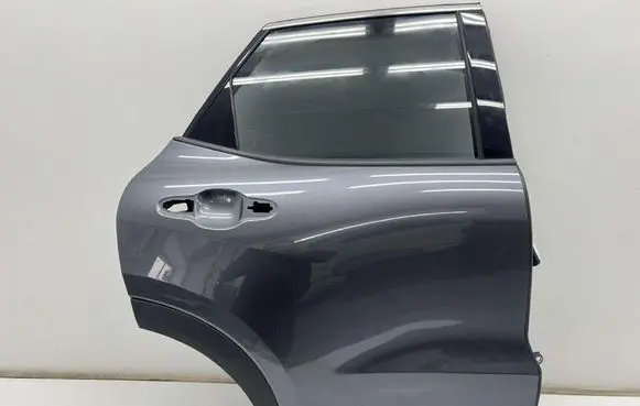 Lexus LBX Rear door