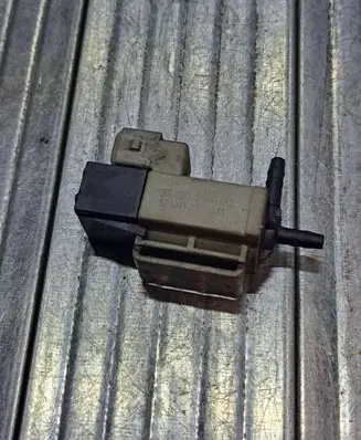 KIA Sorento Turbo solenoid valve 351202A400 12V07T011