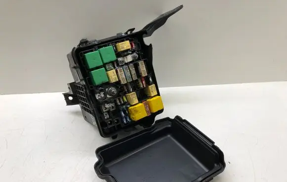 Peugeot 208 Fuse box set 4525852 452585204