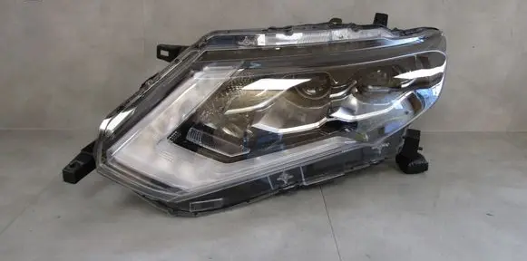 Nissan X-Trail T32 Headlight/headlamp T32LIFT