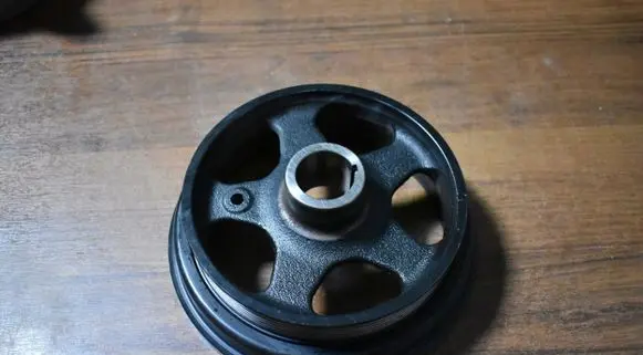 Porsche Cayenne (9Y0 9Y3) Crankshaft pulley 94610224101