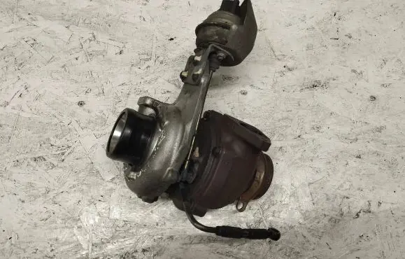 Opel Insignia A Turbo 55570748 MCV00840 7861371