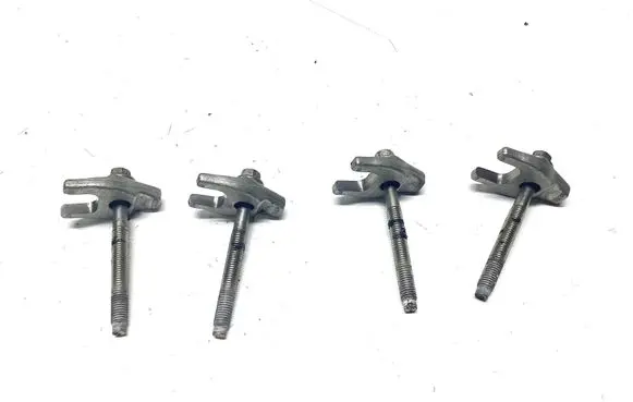 Nissan Navara D23 Fuel Injector clamp holder 