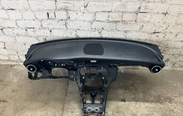 Mercedes-Benz C W205 Dashboard 