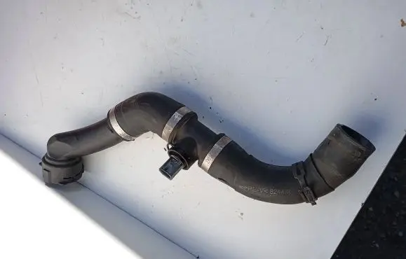 Porsche Cayenne (92A) Engine coolant pipe/hose 7L8121115