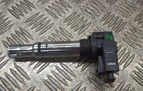 Skoda Fabia Mk2 (5J) Spark distributor 036905715